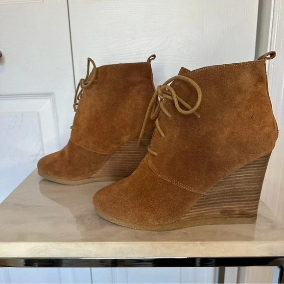 Steve Madden Danni Cognac Suede Wedge Lace Up Booties Size 9.5 - Picture 4 of 12